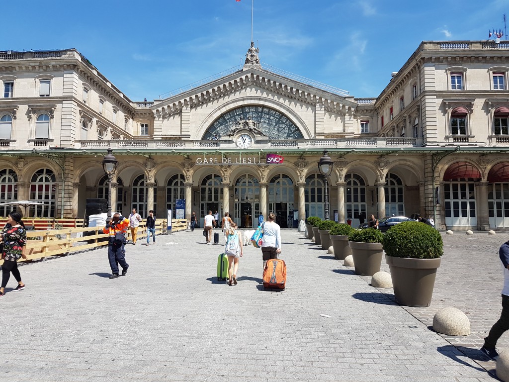 Point de rendez-vous Gare de l'Est Paris VTC taxi moto