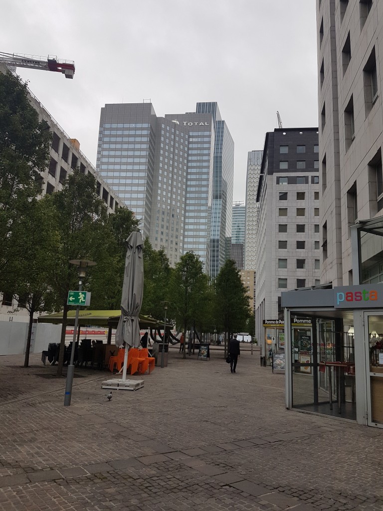 VTC taxi moto Cours Michelet La Défense Puteaux 