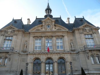 Suresnes taxi moto