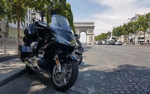Comment réserver une moto taxi à Paris ?
